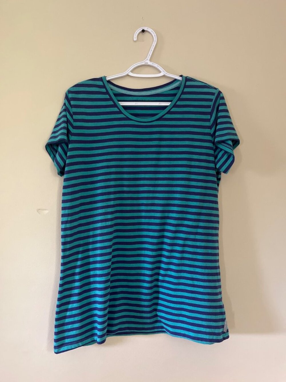 Columbia Womens Large Short Sleeve T-Shirt Blue Purple Stripes Tagless Casual